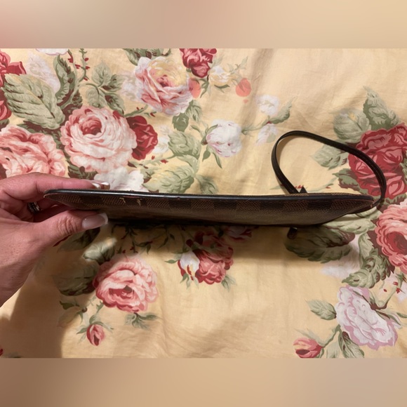 ⛔️SOLD⛔️Authentic Louis Vuitton Neverfull Pochette Wristlet Damier Ebene - Picture 5 of 16